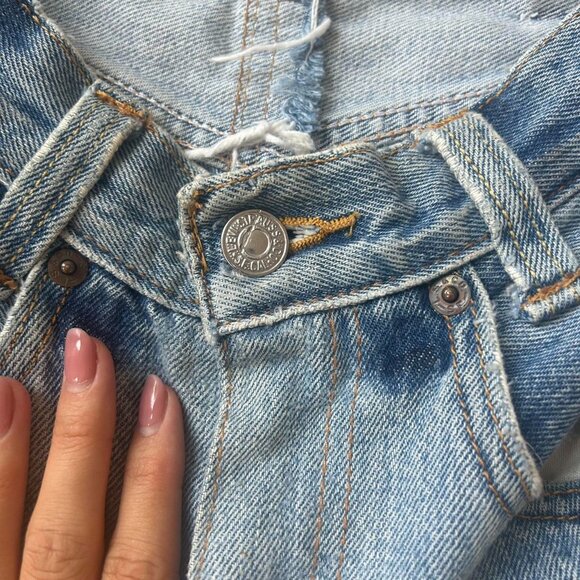 Distressed Indie Sleaze Levi Jean Shorts - Picture 2 of 4